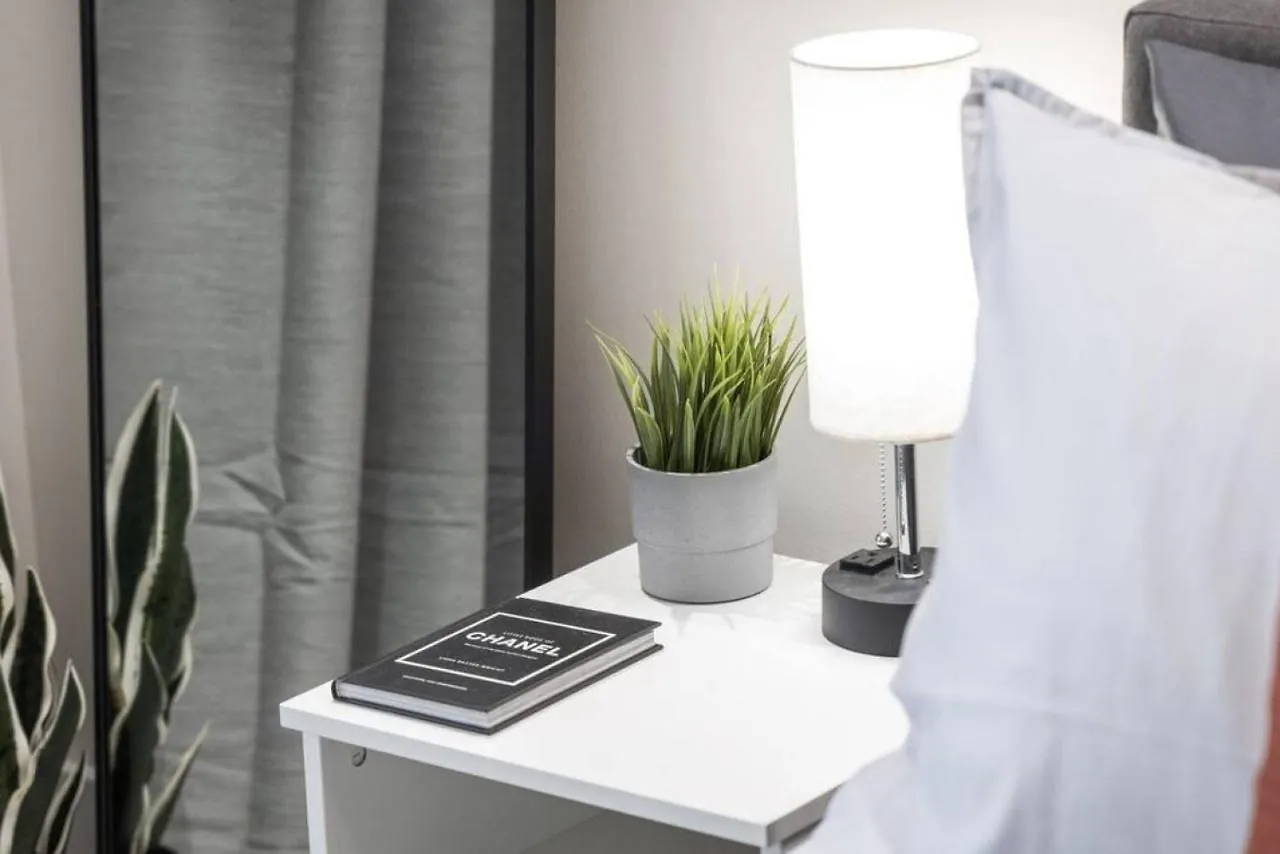 Villa Luxury Cn Tower View King Bed Balcony Free Park Toronto 0*,  Canada